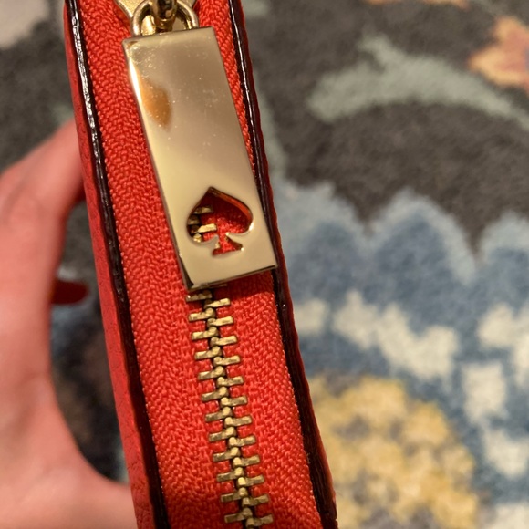 Kate Spade Grey Street Geranium Wallet - Picture 10 of 10